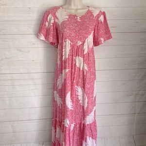 Malama Honolulu Size Medium Vintage Pink & White Floral MIDI Mumu House Dress